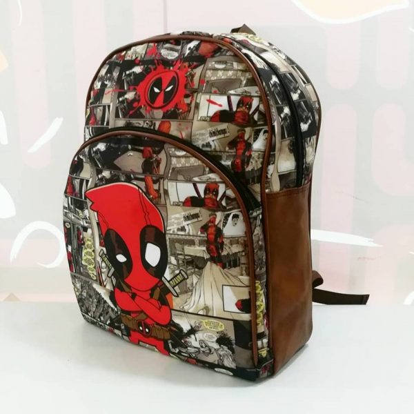 Morral Soporte Cuero Sintético Deadpool Bebe Fondo Comic